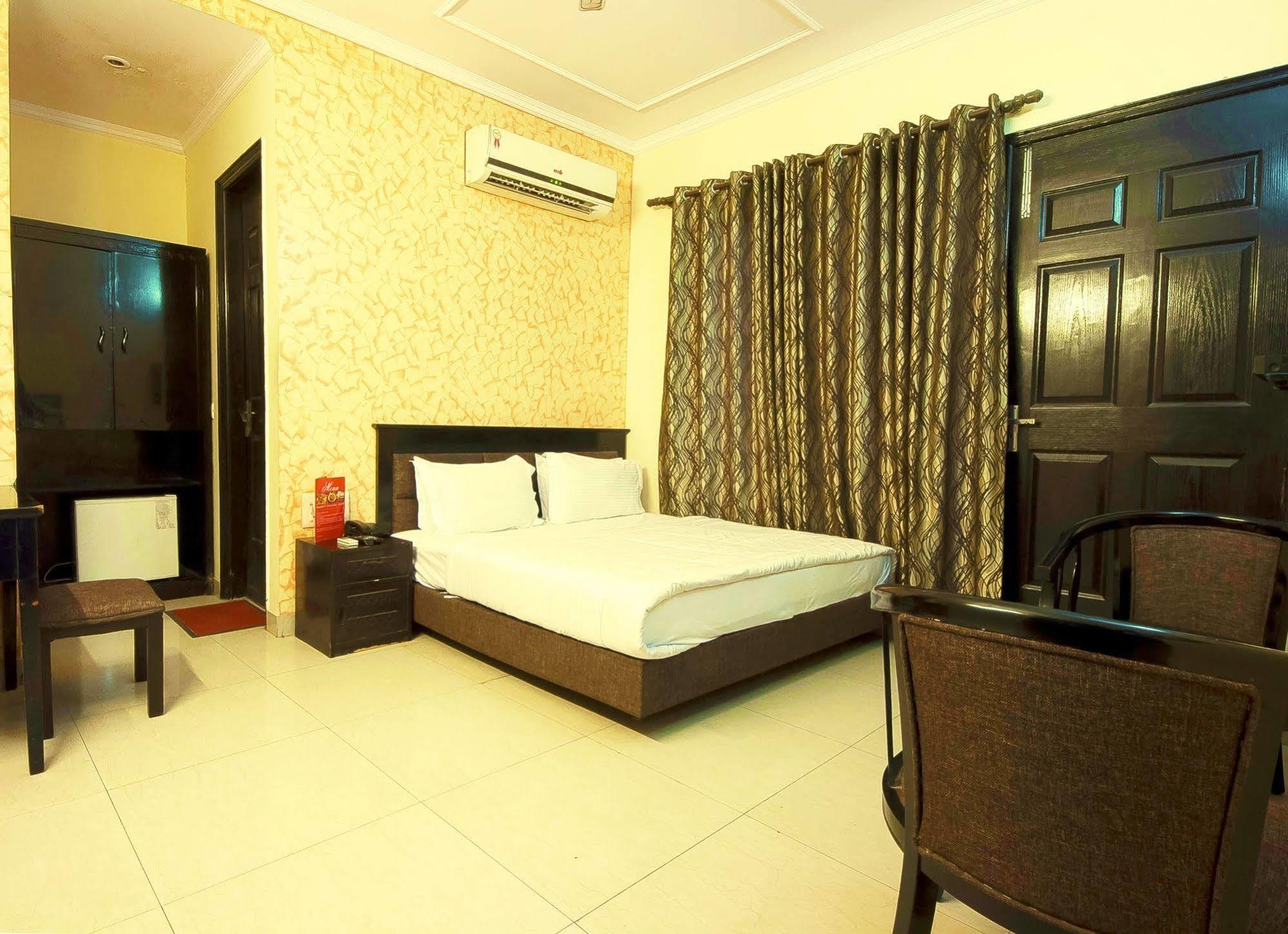 Hotel Sunrise Delhi  Ngoại thất bức ảnh