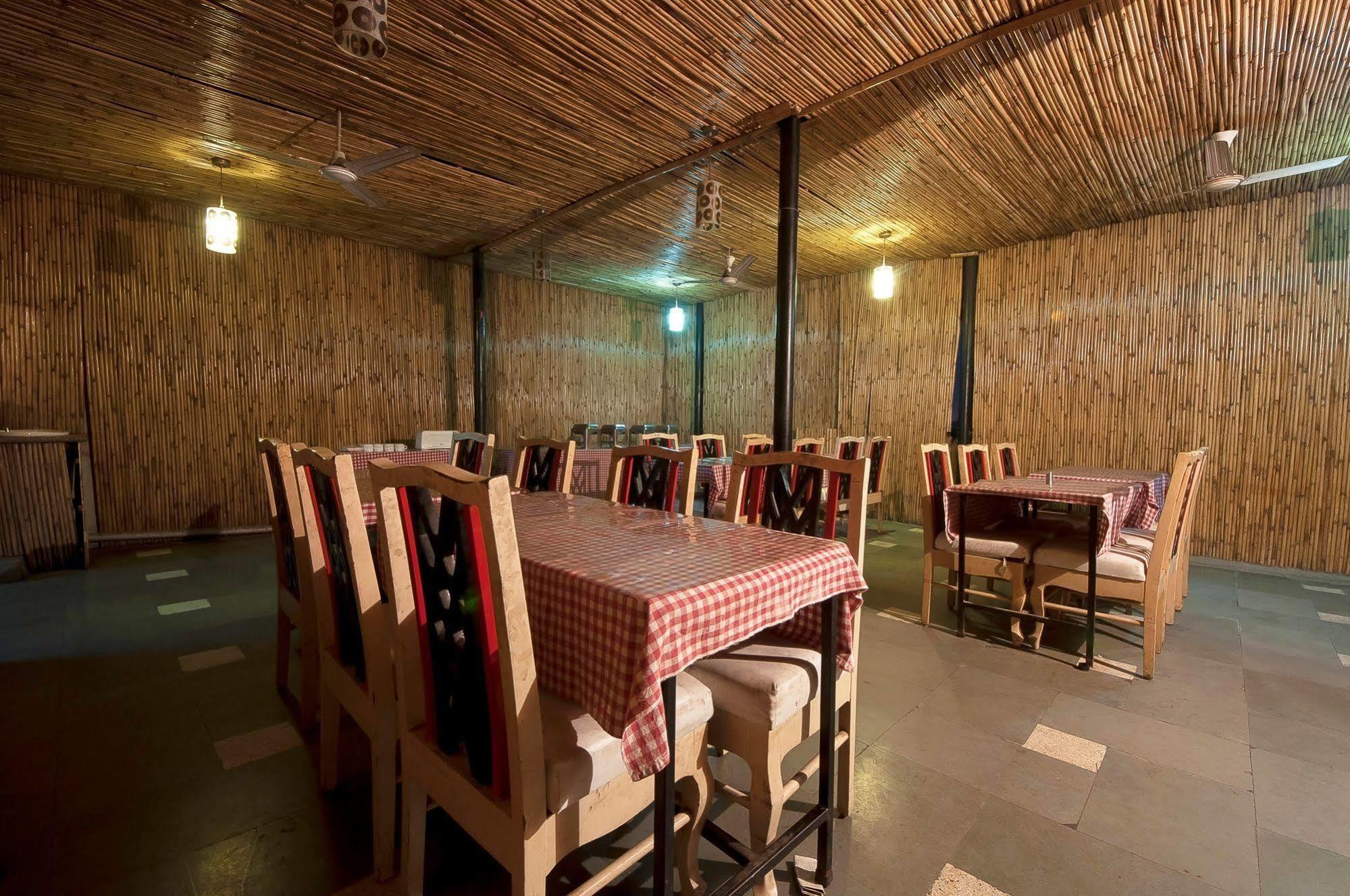 Hotel Sunrise Delhi  Ngoại thất bức ảnh