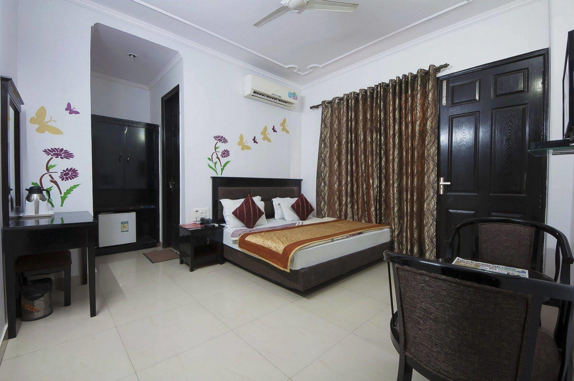 Hotel Sunrise Delhi  Ngoại thất bức ảnh